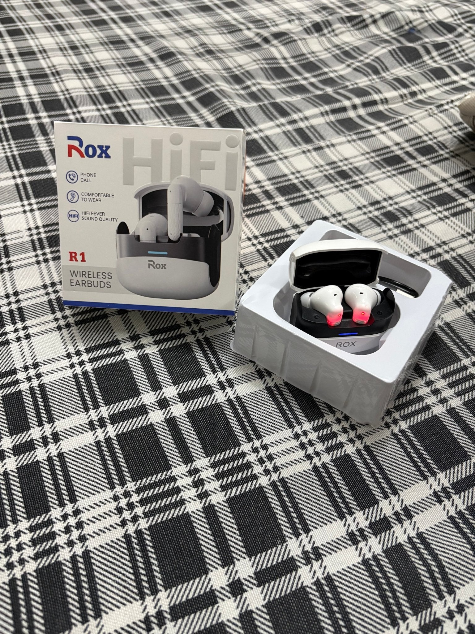 ROX R1 HiFi Wireless Earbuds - Gadget Nest